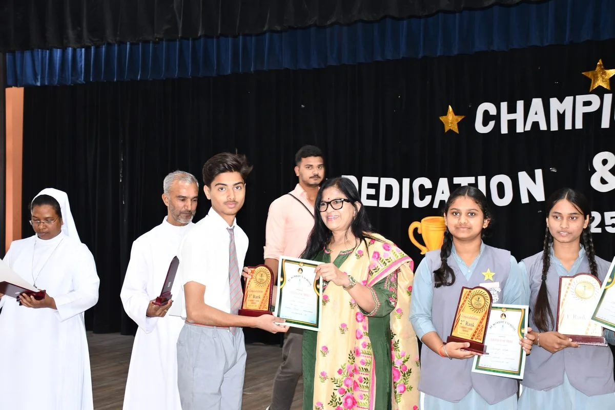 Annual Prize Distribution - Photo 6